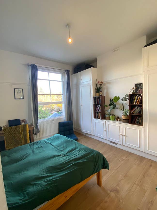 Spacious Room in a Lovely 4-Bed House W Huge Garde Main Photo