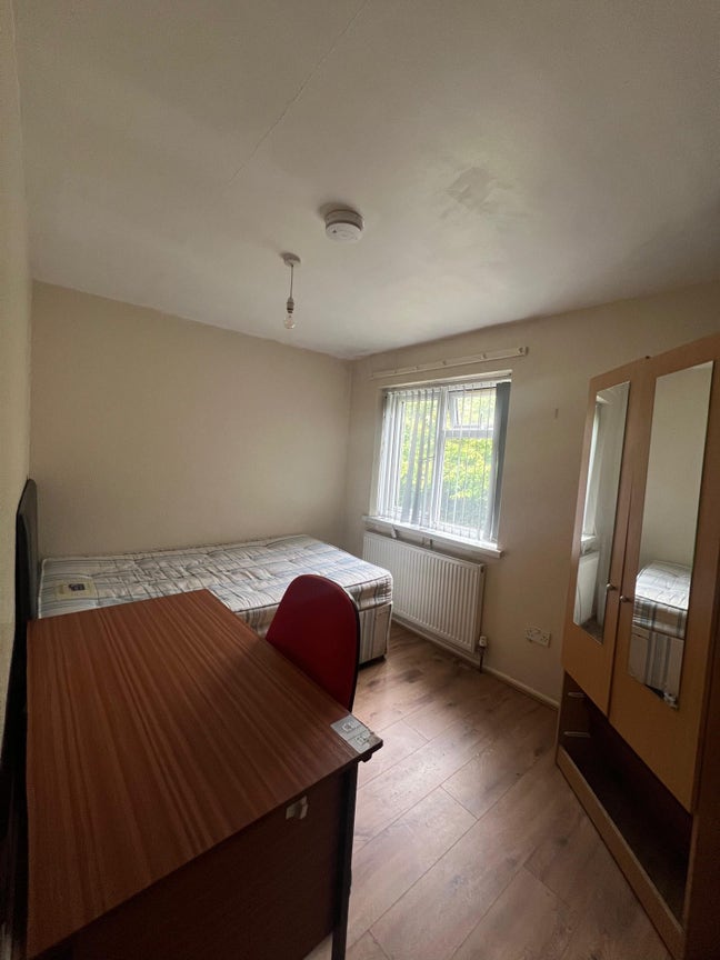Rooms available | Tenancy takeover Main Photo