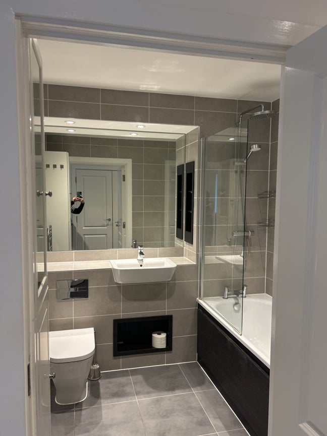 1b1b apartment with GYM in East London (1-2pp) Main Photo