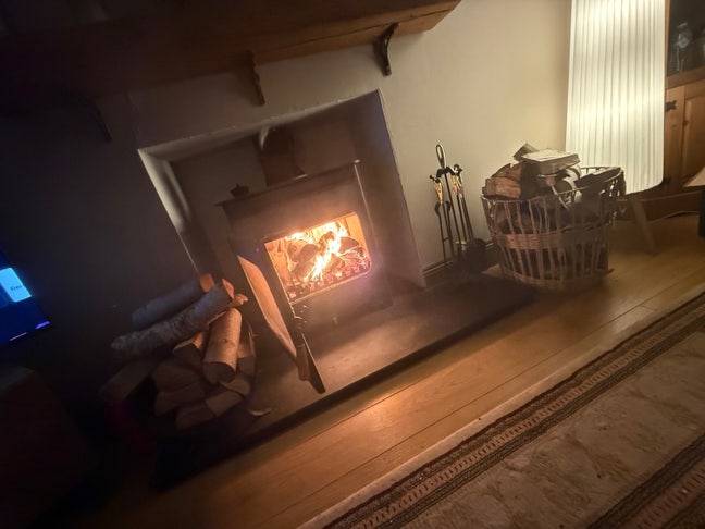 2 Rooms to Rent in Lovely Cosy Cottage  Main Photo