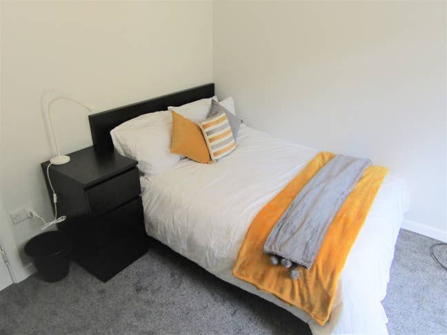 Super Affordable Double Room in PE2 Main Photo