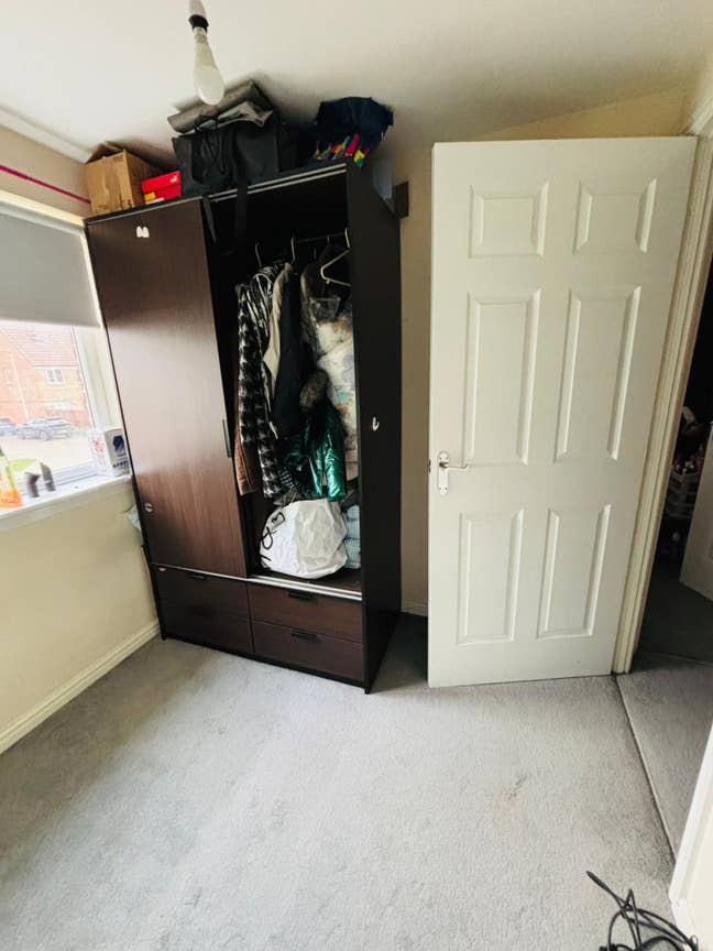 Looking for a new flatmate  Main Photo