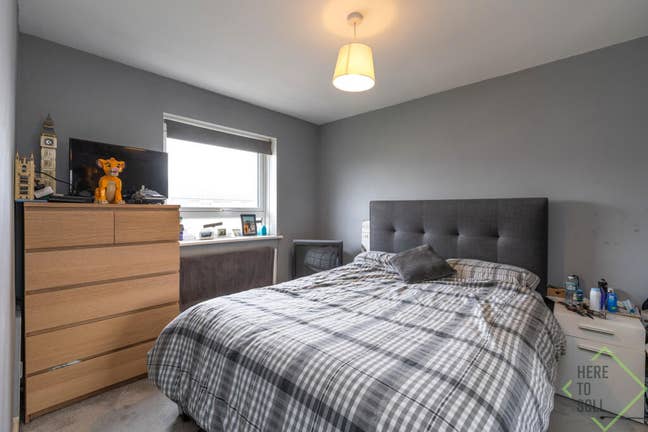 Double and single rooms in spacious peaceful home Main Photo