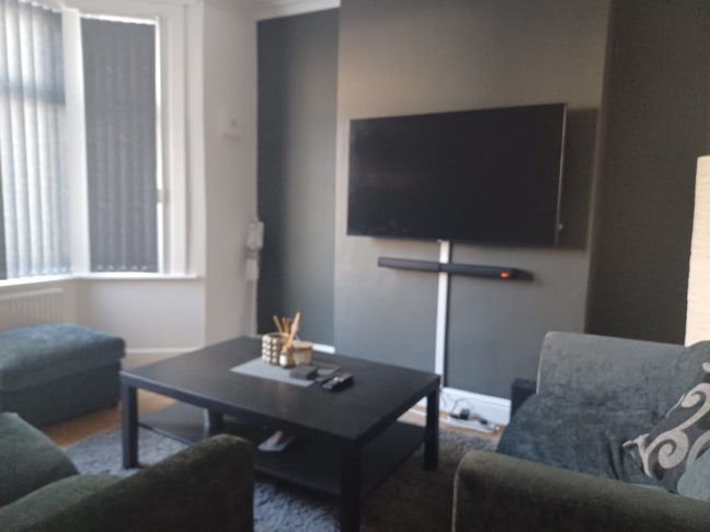 Double Room For Let - Working Professionals Main Photo