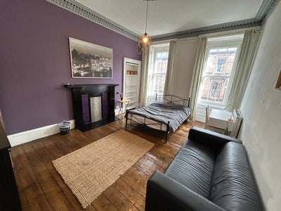 Lovely room available - West End (G4) Main Photo