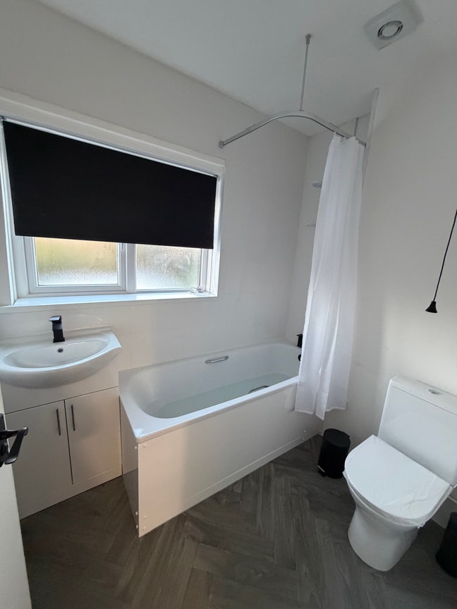 Double fully furnished room all bill included  Main Photo