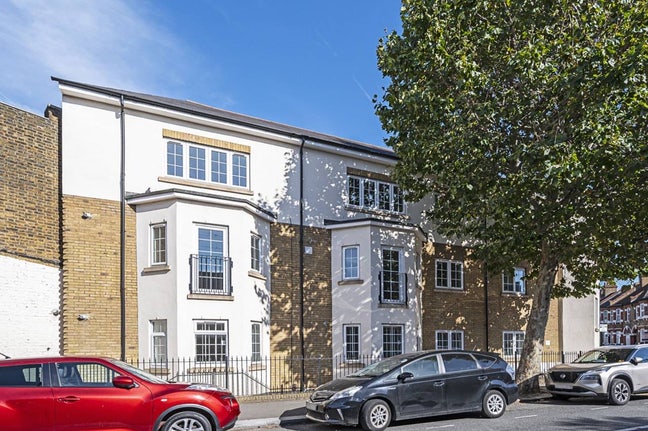 1 Bedroom Flat - Leyton - Contract Takeover  Main Photo