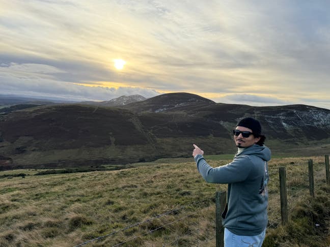 Looking for a new place  Main Photo