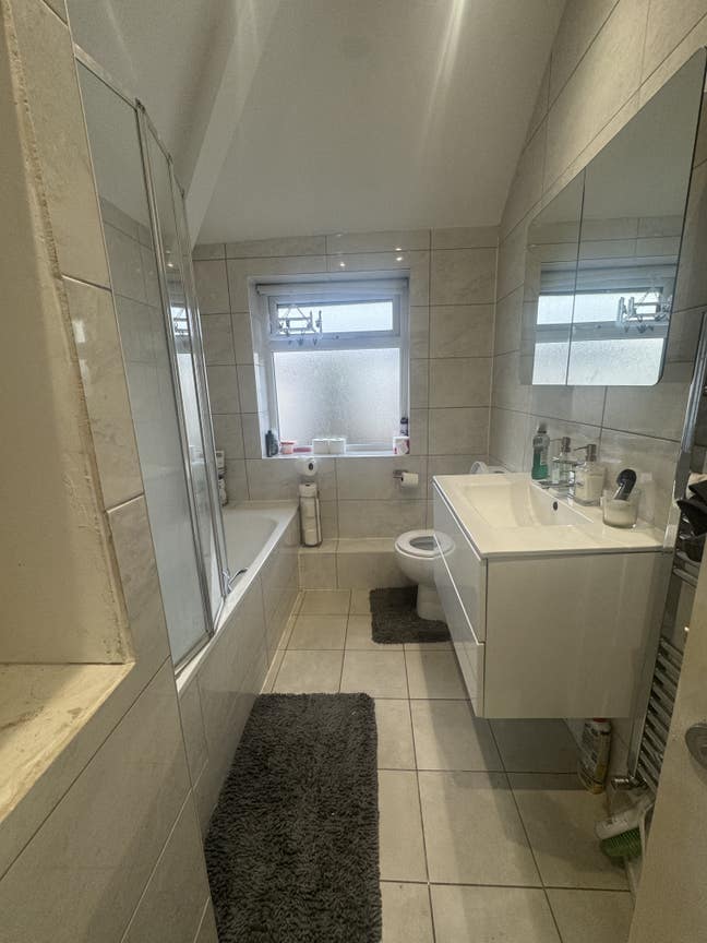 All bill inclusive shared double room in prestwish Main Photo