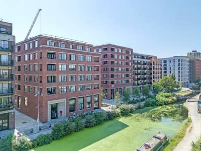 Modern cosy 1-bed flat in Hackney Wick Main Photo