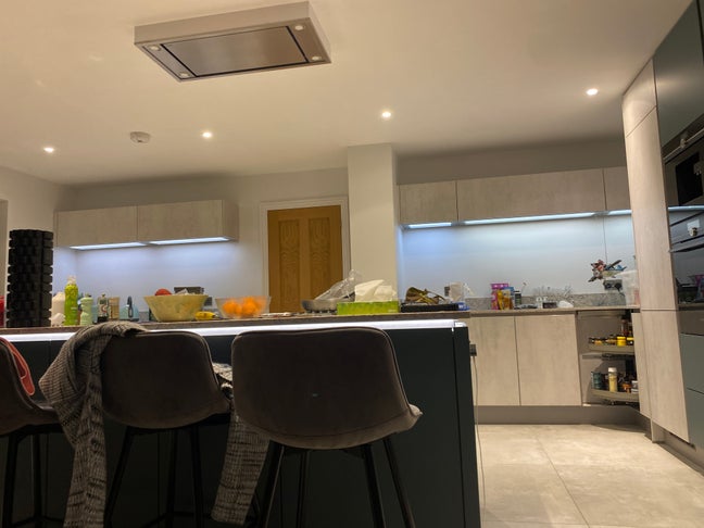 Room to rent in Farnham Coomon Main Photo