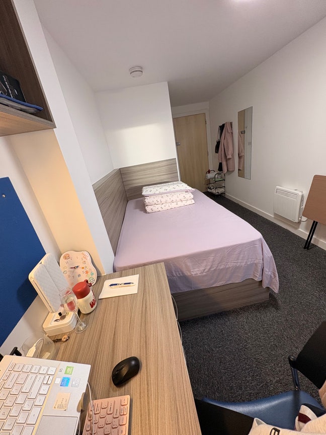 Premium En-suite Room | 10 mins Walk to UoM Main Photo