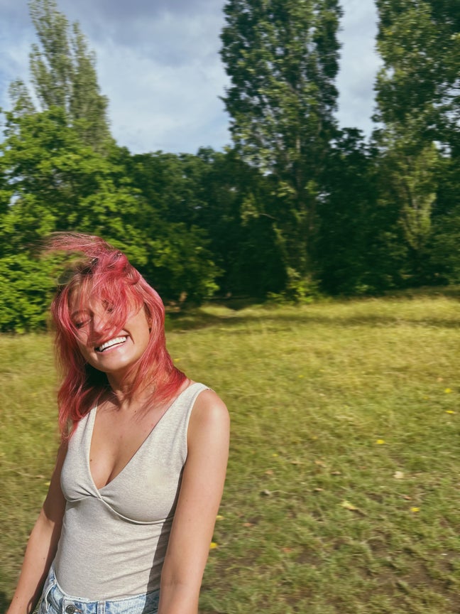 Young professional looking for a room/buddy up  Main Photo