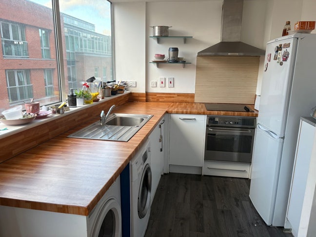 Spacious Central Birmingham Flat Main Photo