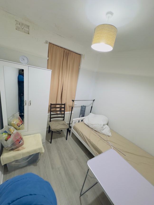 1 single room is available-&pound;600 Main Photo