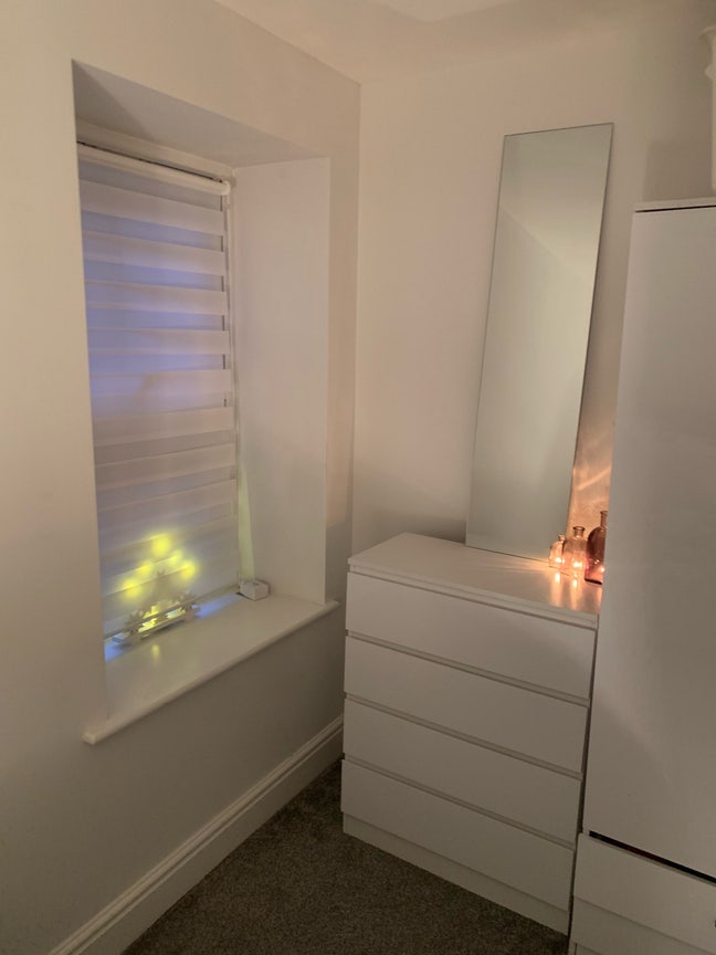 Comfortable single room near town centre .  Main Photo