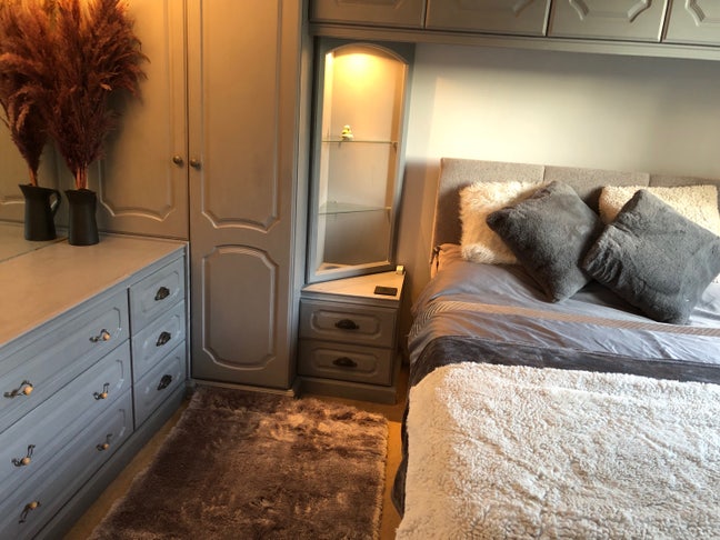 Furnished double room in detached house Main Photo