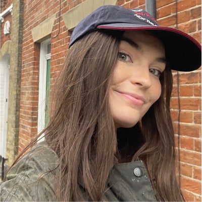 Professional Female seeks a single or double room Main Photo
