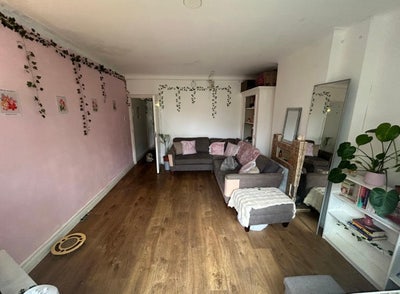 Room E3 Next to Victoria Park  Main Photo