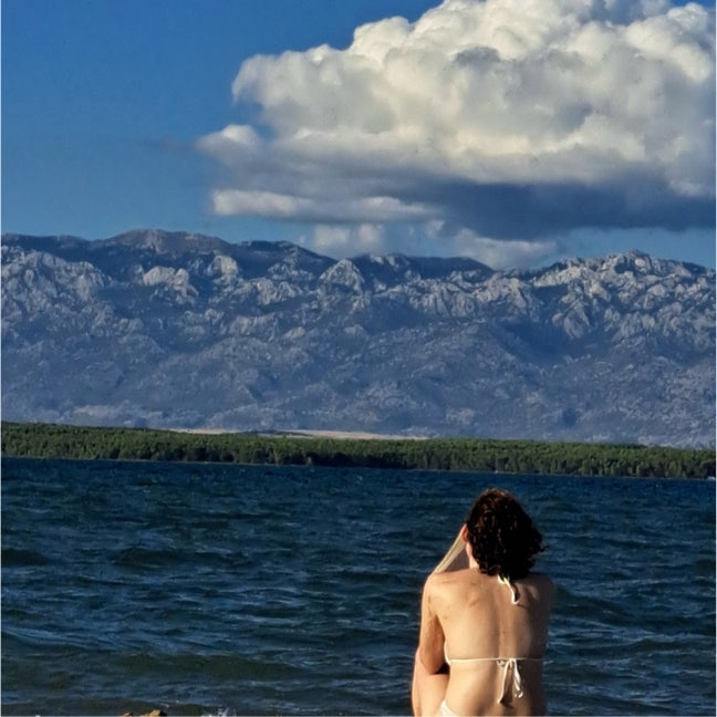 Looking for Room for 3 month Main Photo