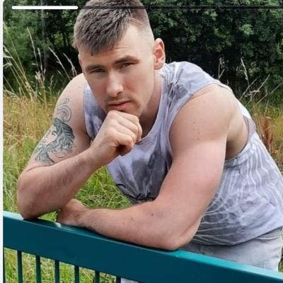 Clean, friendly professional seeking room Main Photo