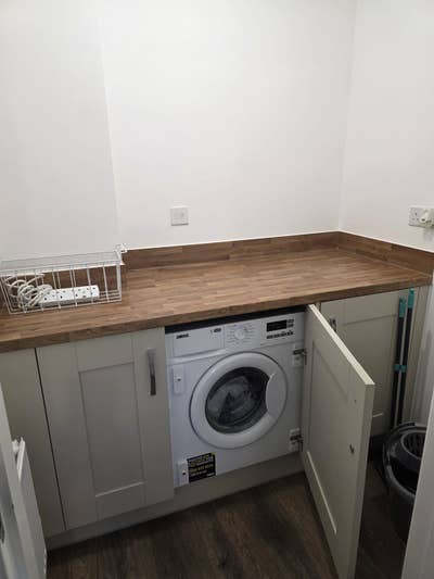 Modern 4 Bedroom Detached House  Main Photo