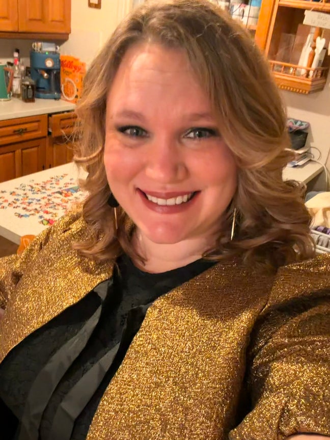 Professional Female with Dog seeks a double room Main Photo