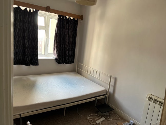 Single room available Main Photo