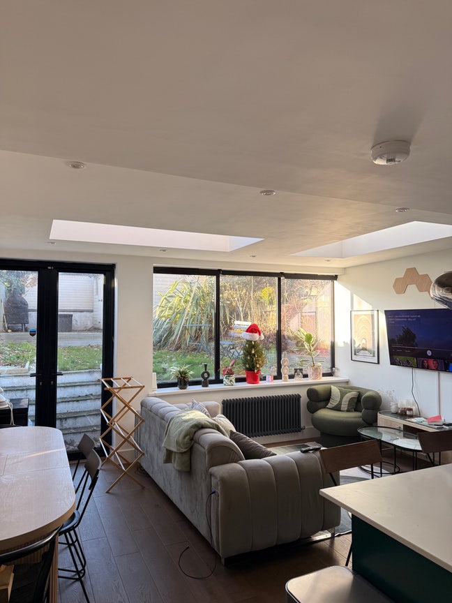 Large double room in great area  Main Photo