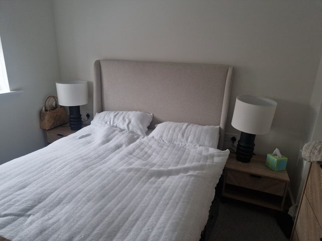 Double room to rent with bathroom  Main Photo