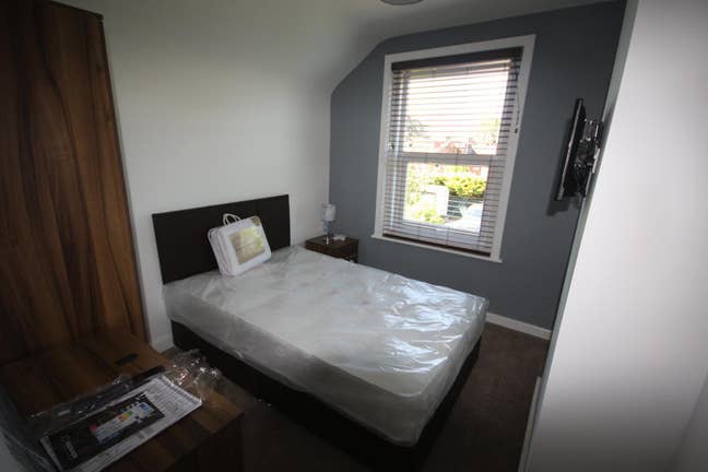 En-Suite Room All Bill Included in the Rent Main Photo