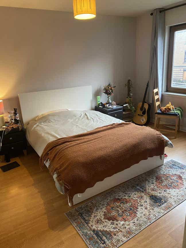 Lovely, bright double room  Main Photo