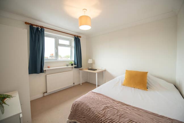 Great 4 beds flat - Wandsworth Town/Clapham Jction Main Photo