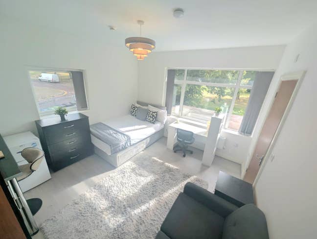 ** LARGE En Suite City Centre - ll Bills Included! Main Photo