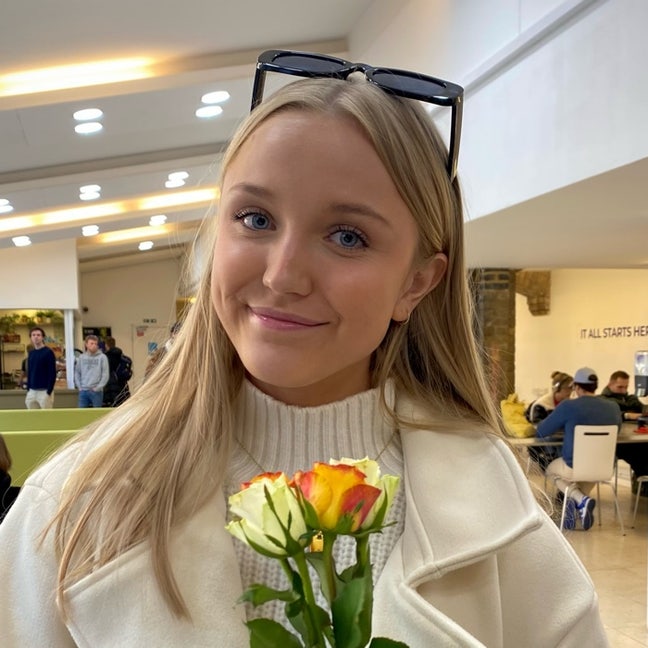 Looking for a room or apartment 🤍 Main Photo