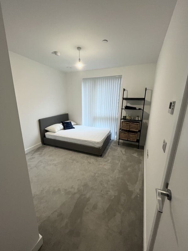 Double Bedroom in North Greenwich Flat  Main Photo
