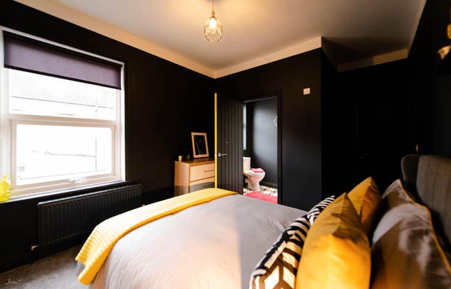 All Female Prof House - Huge Double en suite Main Photo