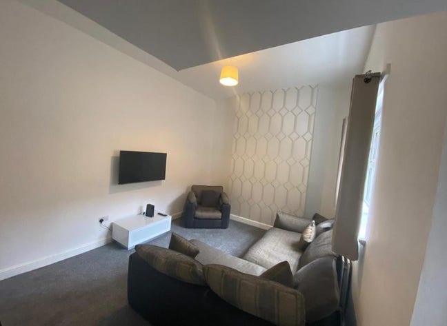 Furnished Double Rooms Available  Main Photo