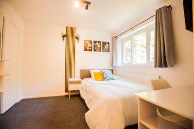 New Aldershot ensuite rooms with garden + parking Main Photo