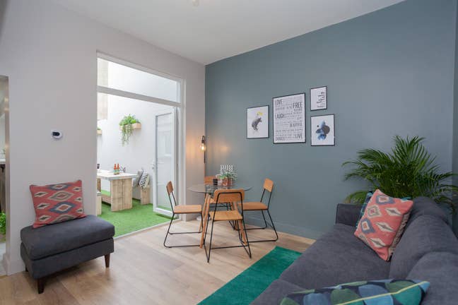 Top Floor Room in BT5 HMO! Available 1st FEB Main Photo