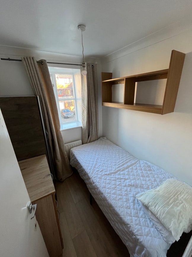 Cheap Single room available in Manor House  Main Photo