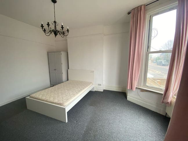 Large double room in Forest Hill with garden Main Photo