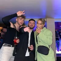 Friendly young professional looking for a room Main Photo