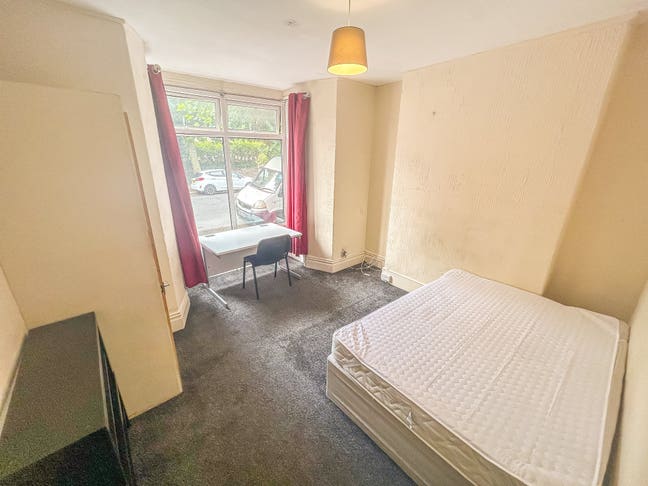 ** Double Student Room ** Close to Usw ** Main Photo