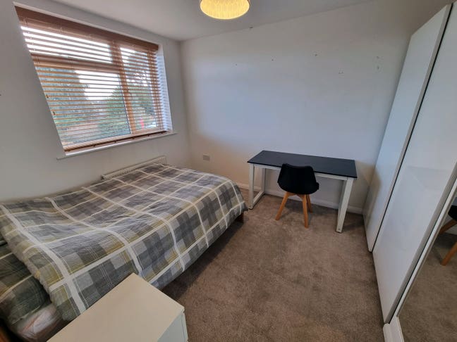 Double Room (Bills Included) Main Photo