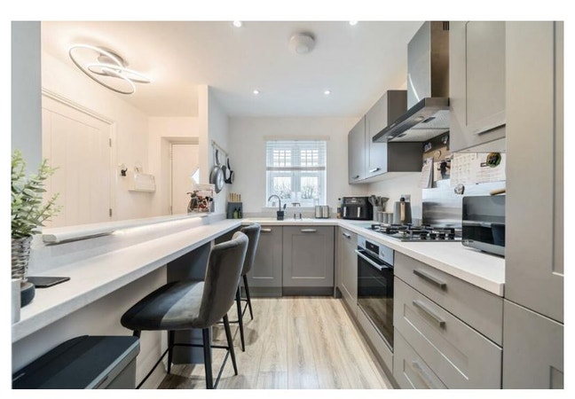 2 bed house  Main Photo