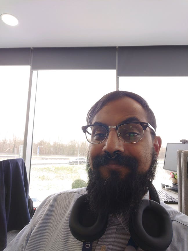 High ceiling double room available  Main Photo