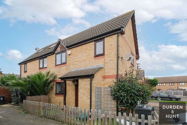 One-bed end-of-terrace house available for tenancy Main Photo