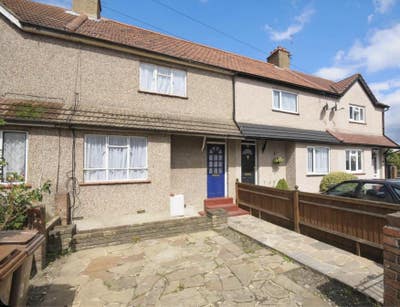 Spacious 3-Bed House Near Sutton Main Photo