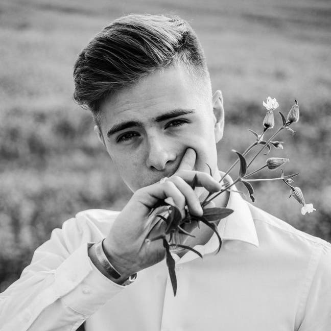 25 year old Male seeks a double room Main Photo